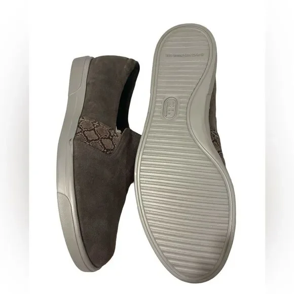 ✔️Munro Shoes Randie Suede Slip-On Sneaker Ash Gray - Women
9.5 - Picture 2 of 5